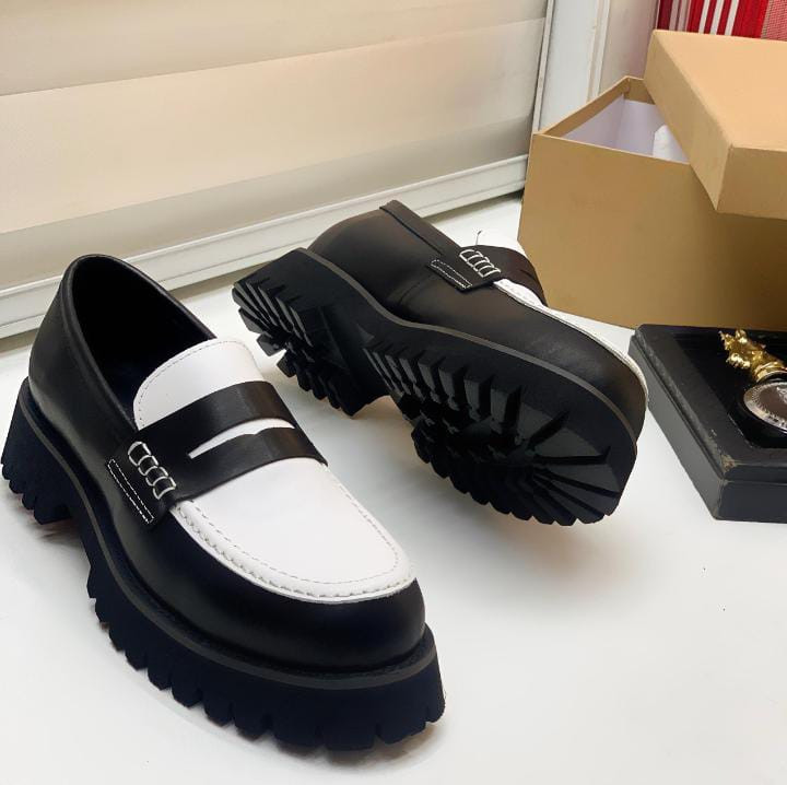 Black White Platform Lug Sole Loafers Chunky Penny Slip-On Triple Chain Detail Oversized Streetwear Unisex Casual Shoes