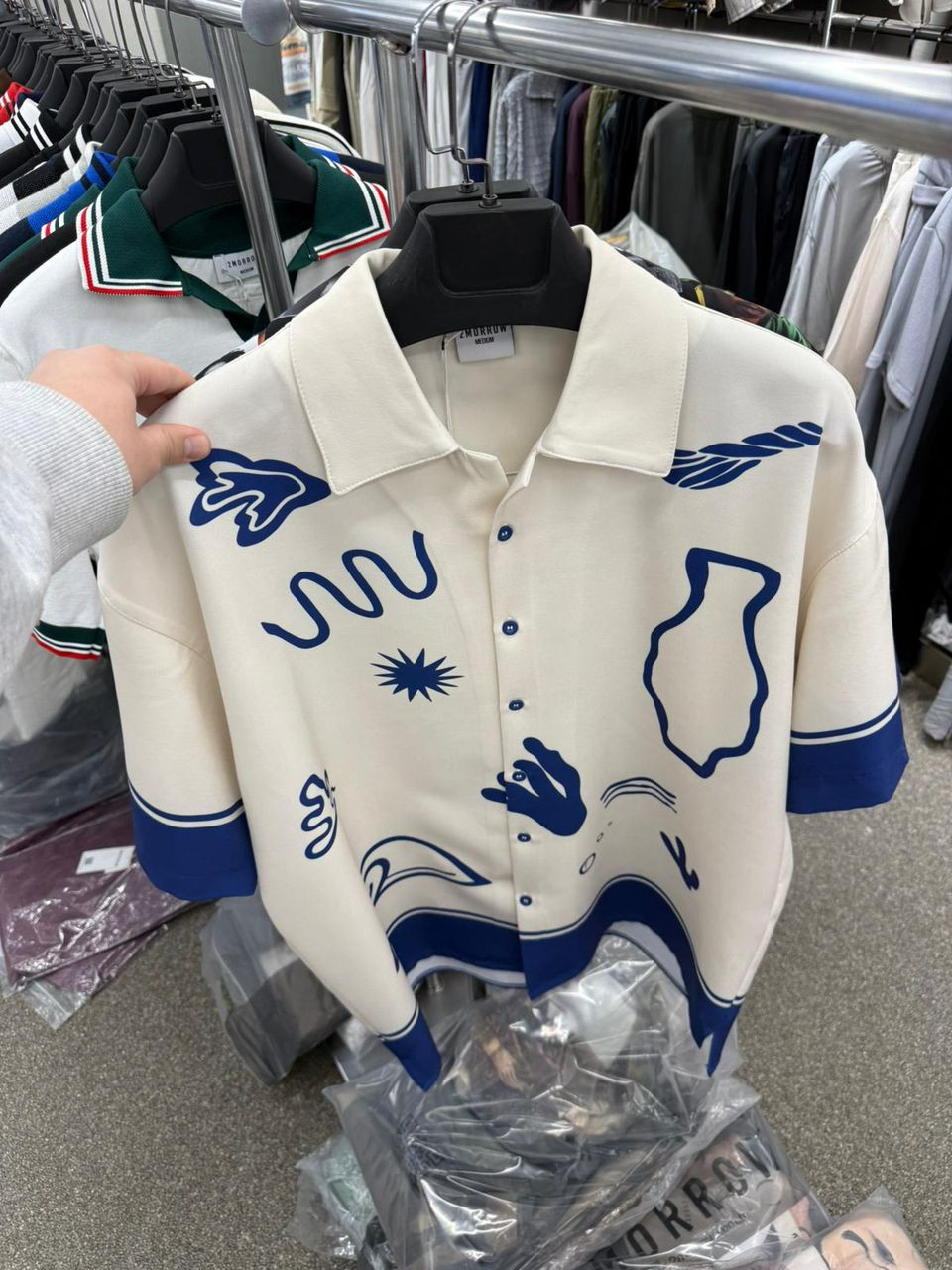 Men's Renaissance Sculpture Graphic Resort Shirt - Charcoal Grey Statue Print Button-Down - Urban Streetwear Artist Series Top - Loose Fit Camp Collar Summer Shirt