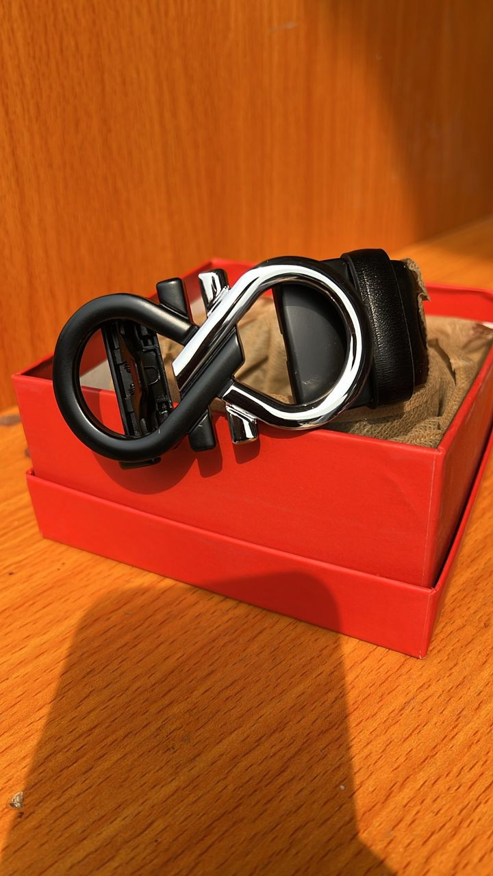 Black Chrome BB Buckle Belt Matte Black Leather Oversized Logo Designer-Inspired Waist Belt