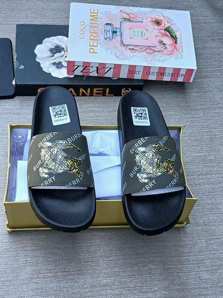 Black Burberry Inspired Slides Knight Logo Print Thick Platform Sole Slip On Streetwear Unisex Fashion Casual Sandals Hype Beach Pool Shoes